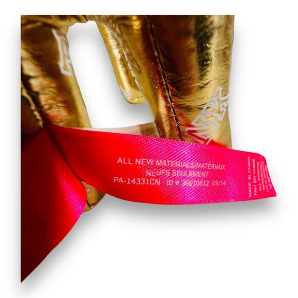 Victoria's Secret PINK Gold Mini Dog 2014 - Picture 7 of 7